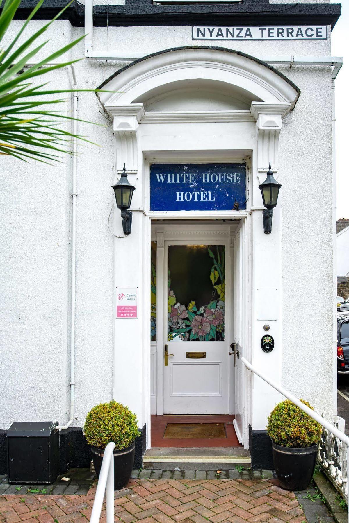 The White House By Bodacious! Swansea Exterior photo